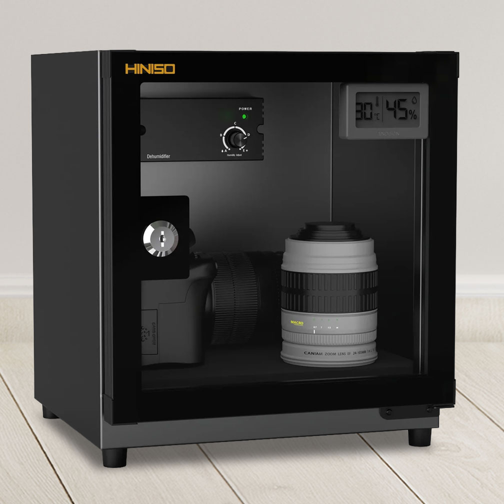 Compact Hiniso dry box with digital humidity display